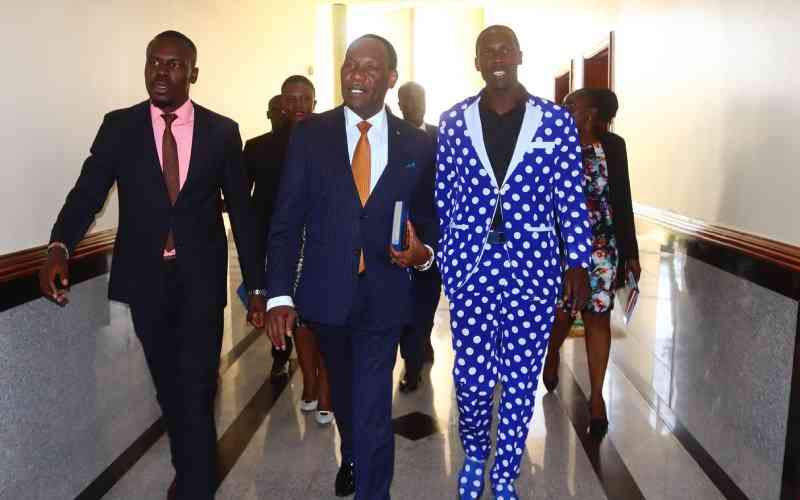 Ezekiel Mutua, Embarambamba make peace