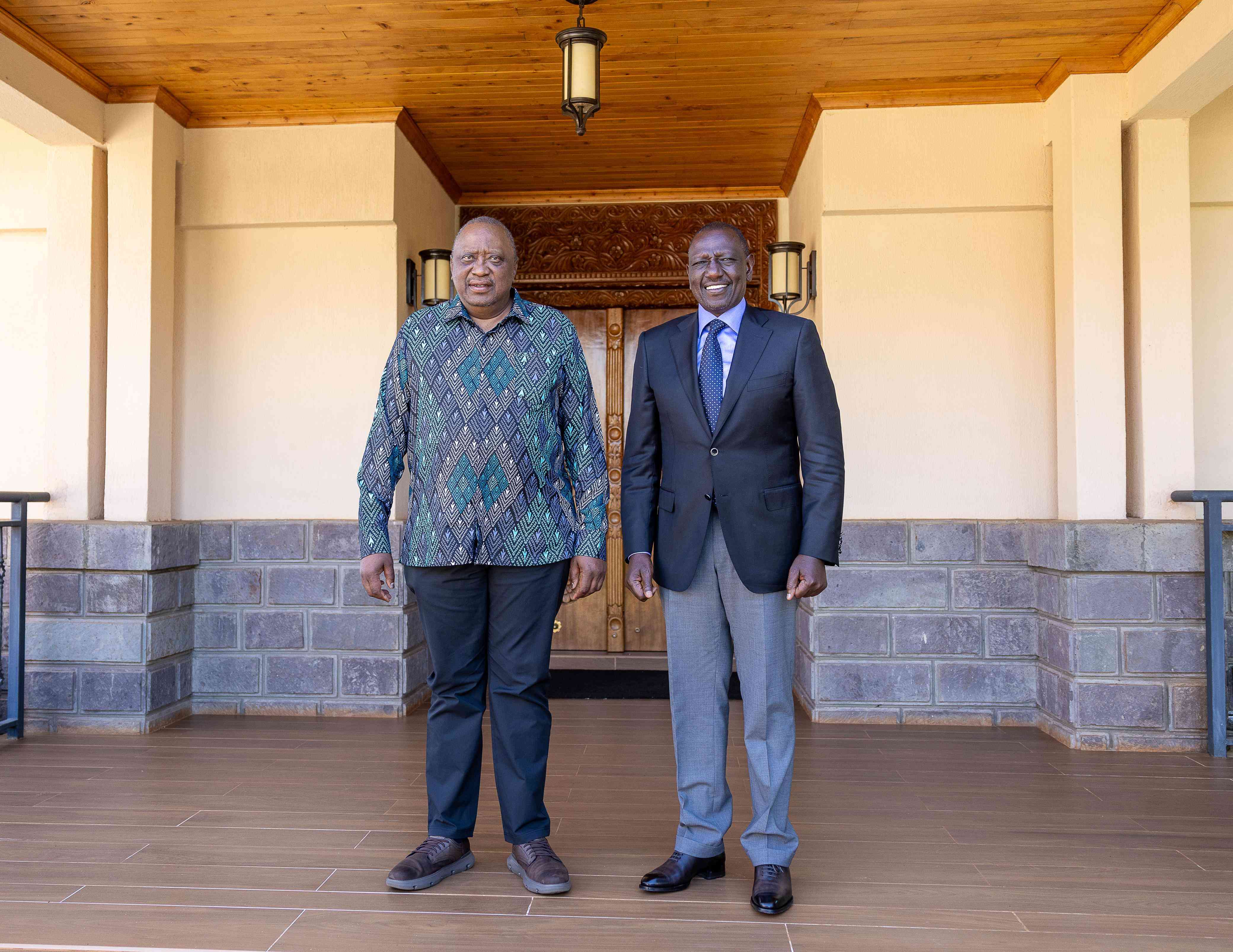 President Ruto visits former president Uhuru Kenyatta in his Ichaweri home in Gatundu