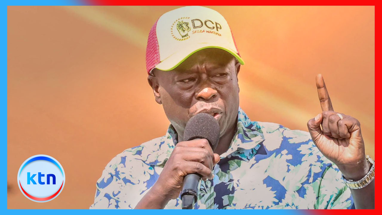 Gachagua avamiwa na kundi la vijana akiziara eneo Nakuru Magharibi