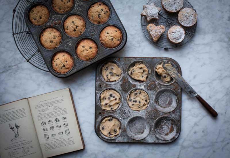 cake baking tins