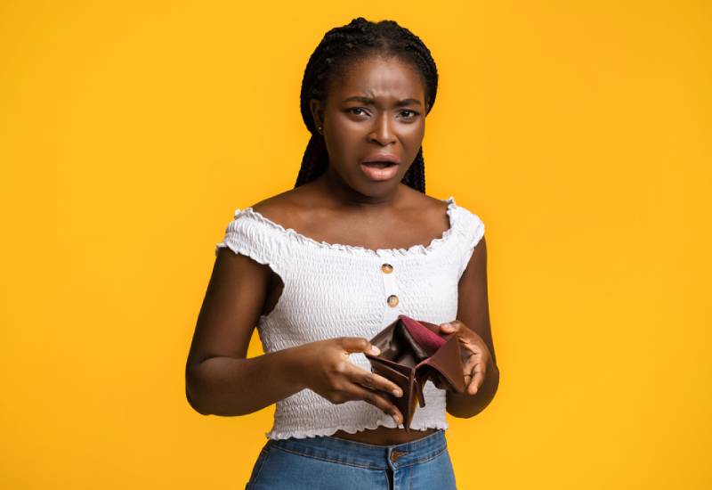 Five reasons why you are always broke Eve woman