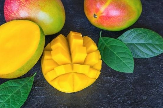 Six health benefits of eating mangoes