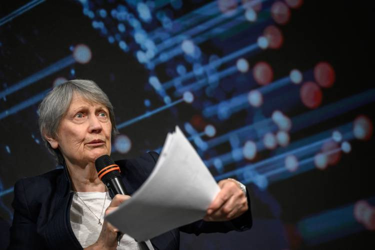   Ebola, hantavirus show world's risk preparedness lagging: pandemic expert