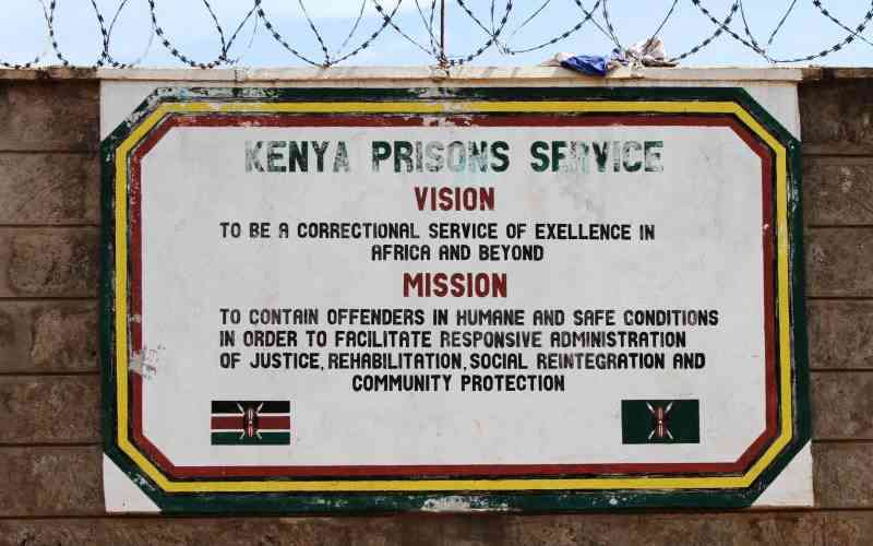 Ombudsman: Prison officials took millions for recruitment