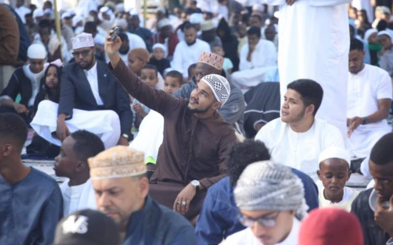 In Pictures: Muslims celebrate Eid as Ramadhan ends