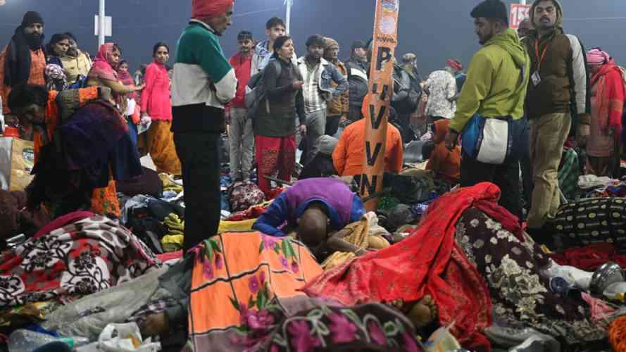 India temple stampede kills seven: authorities