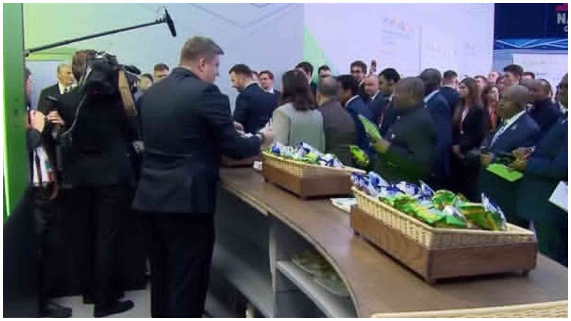 African leaders queue for Putin's ice cream gift, sparking debate online