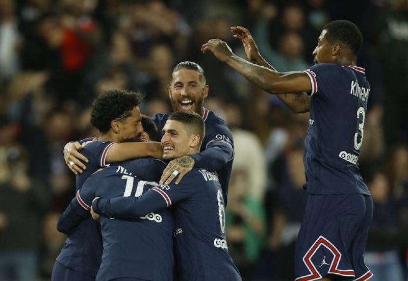 Lionel Messi scores stunner, wins first trophy with PSG