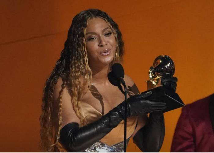 Beyonce emerges as Grammys queen; Styles wins album honor