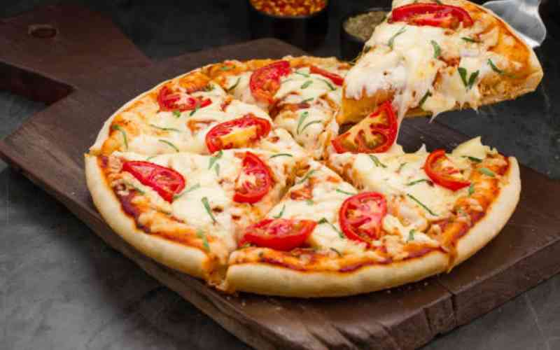 Easy recipe: Tomato and capsicum homemade pizza