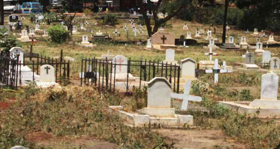 Lang'ata cemetery workers block graveyards over delayed salaries