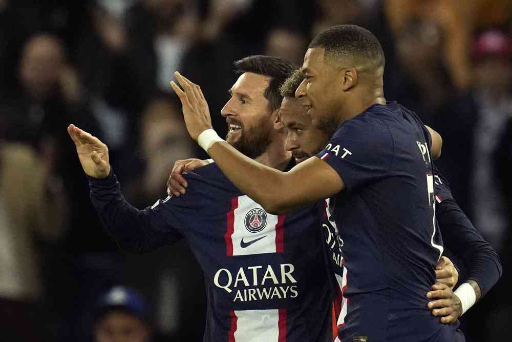 MNM trio fires PSG into Champions League knockout stage with 7-2 win