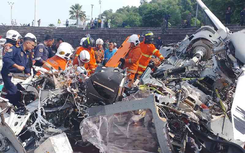 10 dead after two Malaysia military helicopters crash