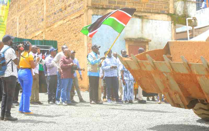 Controversy as Ruto recommissions stalled road, fires contractor