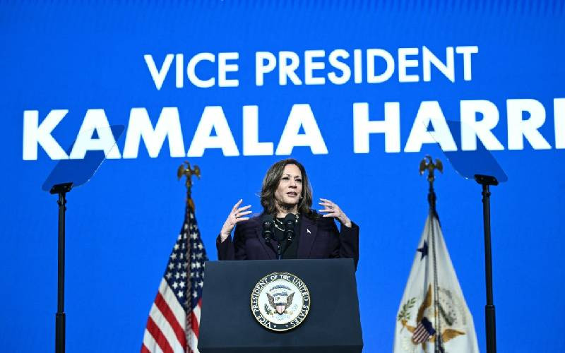 Obama blasts 'crazy' Trump in first rally for Harris