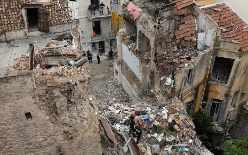 Six dead, including US tourists and UK national, after explosion flattening Athens building
