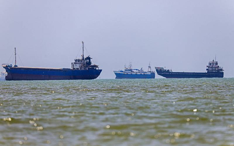 US hits Iran as Gulf states targeted in flareup over Hormuz