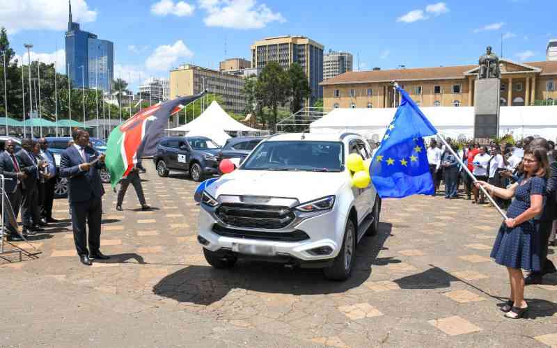 EU donates 12 vehicles to boost free legal aid services