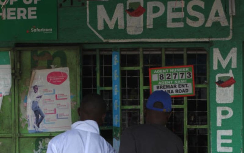 Safaricom takes battle to banks with new Sh500,000 M-Pesa limit