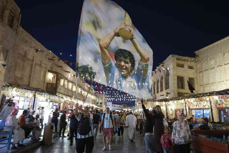 This Sunday at 6pm: Argentines flock to Qatar for chance to win World Cup