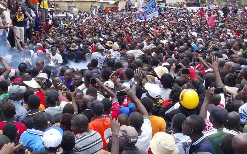 Sifuna-Babu take Kakamega by storm tell off Ruto, police