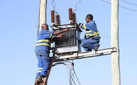 Traders storm Kenya Power stat...