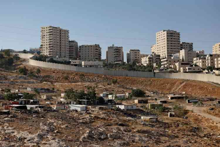 Israeli forces raid Palestinian refugee camp near Jerusalem