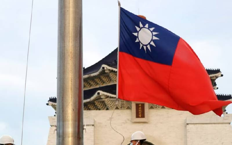 Taiwan detects 39 Chinese warplanes, carrier