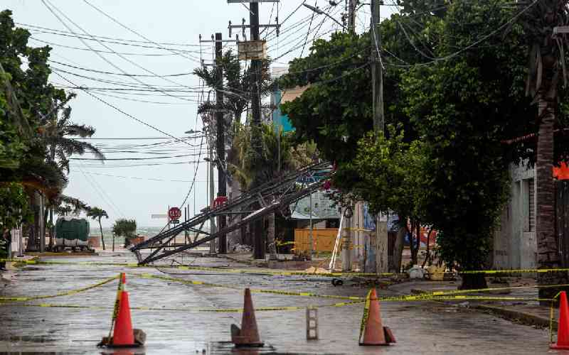 Beryl heads for Texas after causing damage, no deaths in Mexico