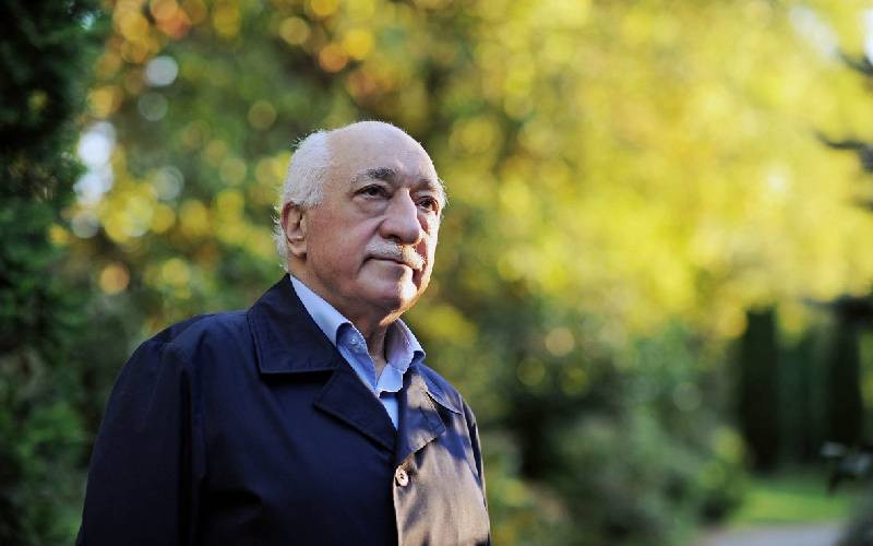 Erdogan rival Gulen dies in ex...