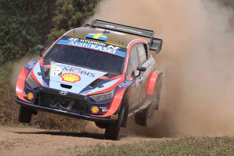 Safari Rally: Series leader Neuville ready to leave rivals choking in dust