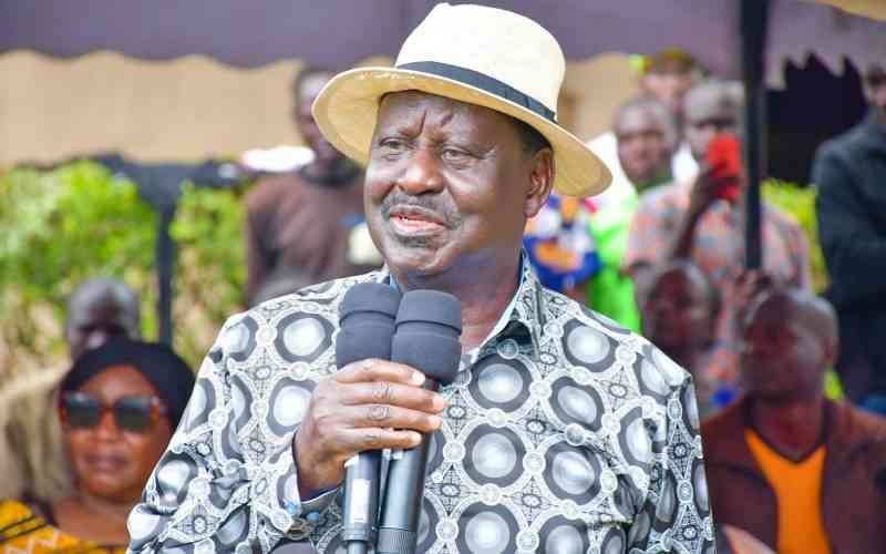 Raila Odinga leads prayers for victims of police brutality in Siaya (Photos)