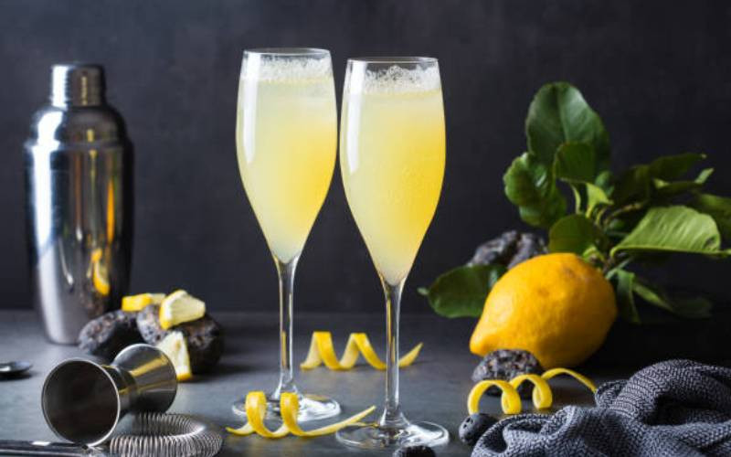Cocktail bar: Classic champagne