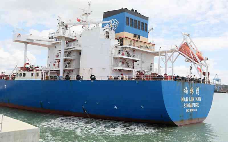 Kenya 'to lose billions in Uganda oil import'