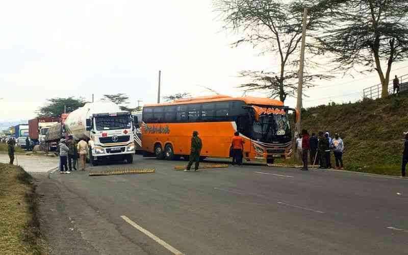 Hundreds stranded as police seal off Mombasa Road at Mlolongo