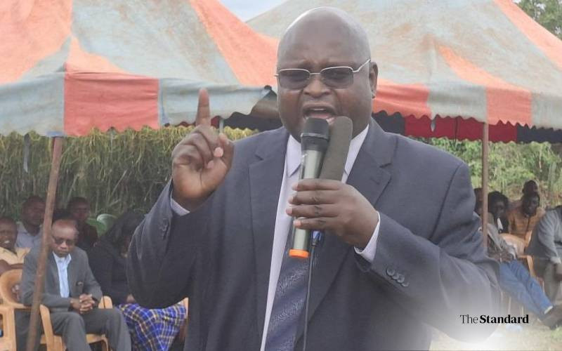 Nurses threaten to join doctors in a strike