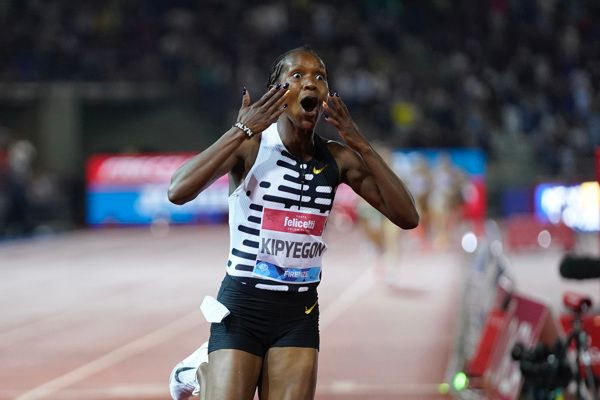 Faith Kipyegon shatters 1500m world record