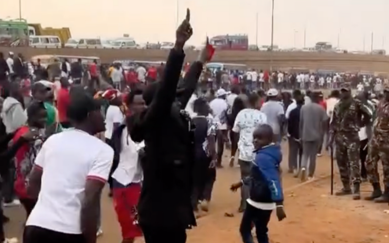 Daring Nairobi man flashes red card at police officers after imaginary VAR check
