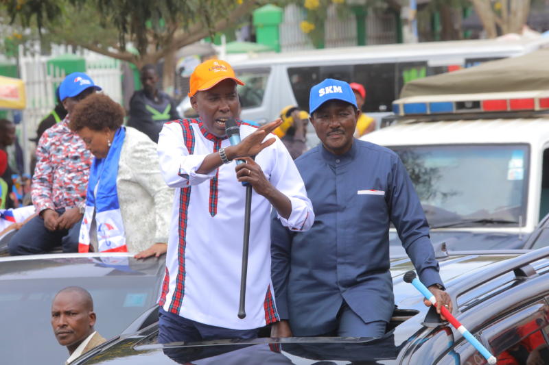 Kalonzo rallies the Maa behind Raila, endorses Lenku