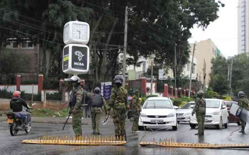 Court bars IG Kanja from erecting road blocks in Nairobi CBD during demos