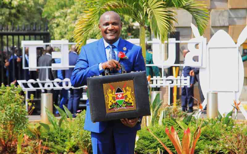 Ruto seeks new ideas on tax economy as poll clock ticks