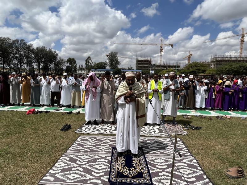 Muslims offer prayers for rain as fast continues