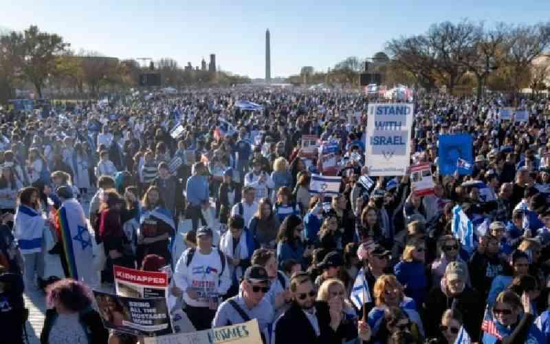 Tens of thousands rally in Washington to show support for Israel