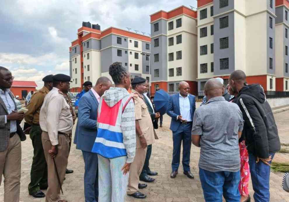 Housing project: Why number of workers do not add up
