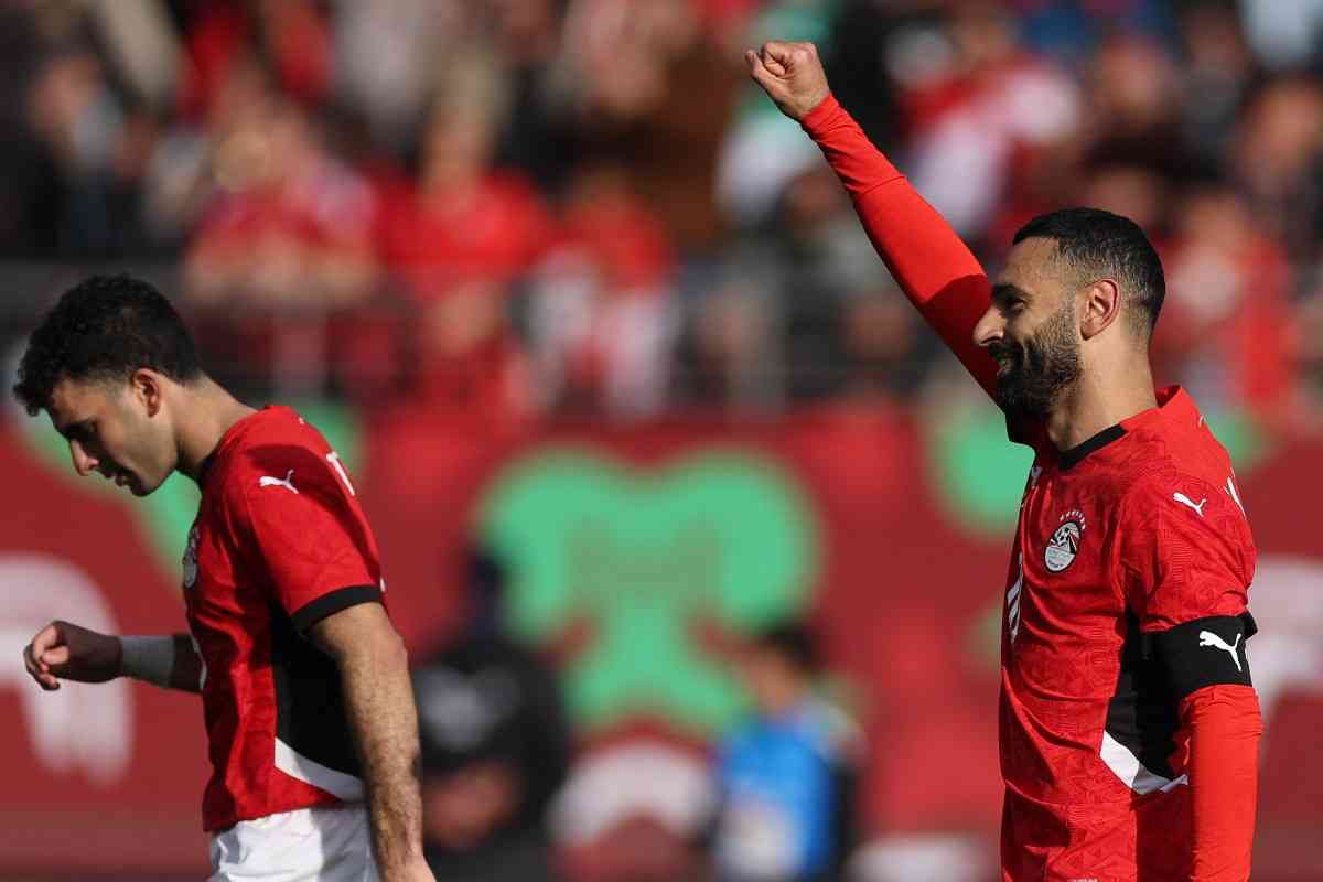Salah helps 10-man Egypt beat South Africa and book last-16 place