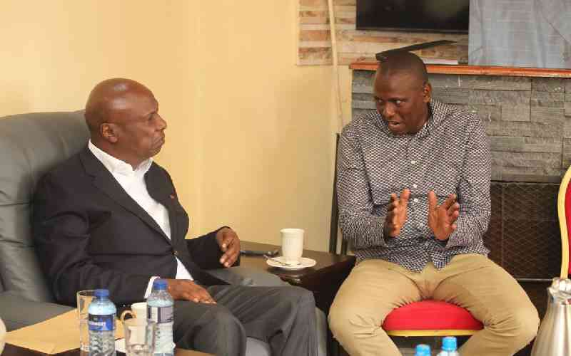 Gideon Moi condoles with Ichung'wa family after father's death