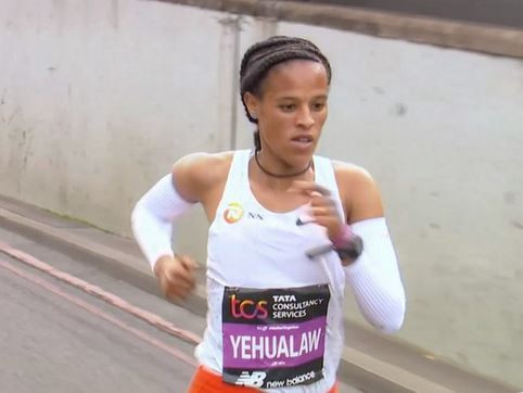 Kenya's Joyciline Jepkosgei finishes second in women's London Marathon, Yehualaw of Ethiopia wins the race