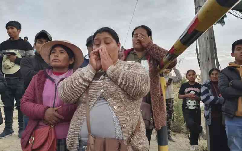 Peru gold mine fire kills 27 workers