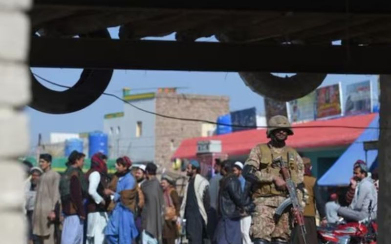 Suicide attack kills 16 soldiers in Pakistan: security, govt