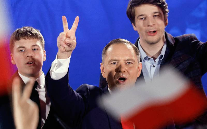Polish PM calls confidence vote after nationalist wins presidency